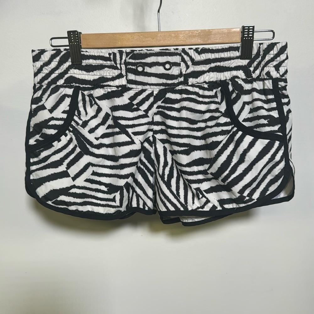 Live Love Dream Woman’s Shorts Size M